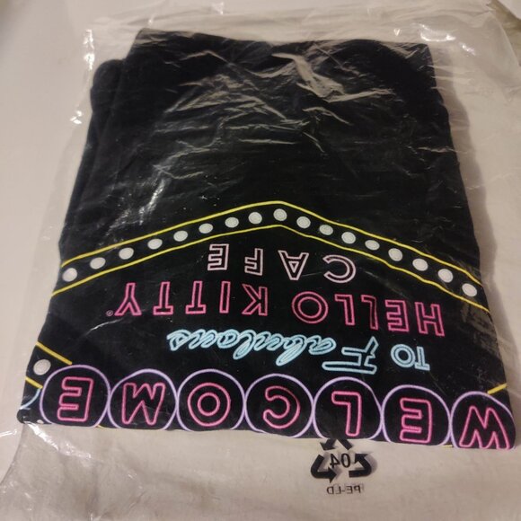 *BRAND NEW* Vegas Hello Kitty Cafe Women’s Small Tee T-Shirt Rare Graphic Logo - Picture 5 of 13